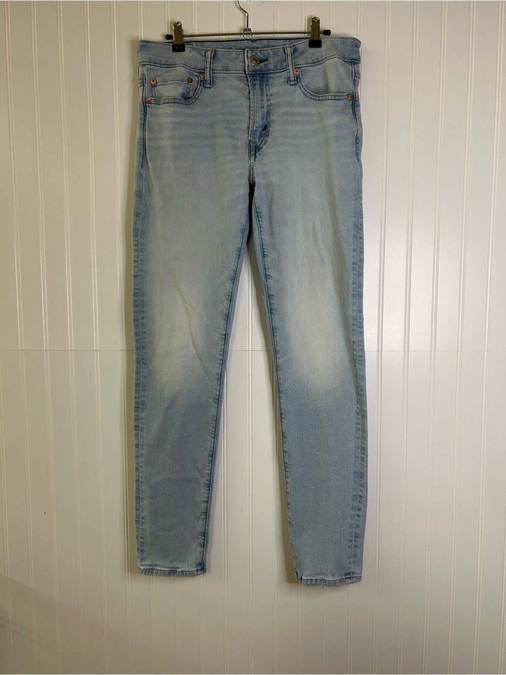 American Eagle Light Wash Airflex+ Athletic Skinny Jeans 30x32
